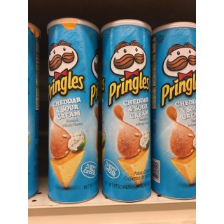 Pringles Cheddar & Sour Cream (Чеддер и сметана)
