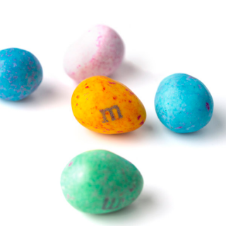 Шоколадное Драже M&M's Eggs 80g