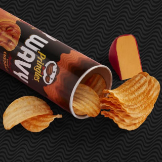 Pringles Wavy Applewood Smoked Cheddar (Копчёный сыр) 137 г